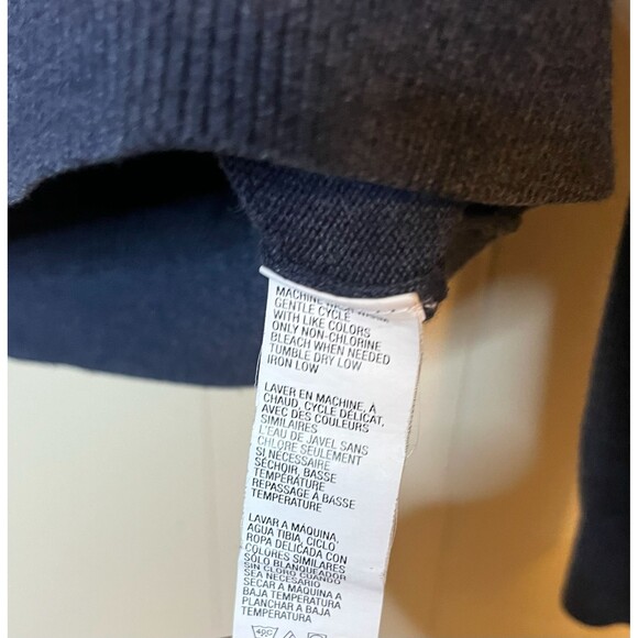 Van Heusen Womens Medium Navy Blue V-Neck Pullover Sweater - Picture 3 of 4